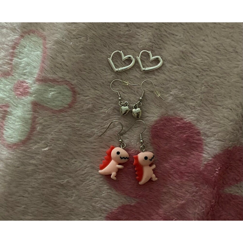 LOT OF 3 earrings: heart pink dinosaur
